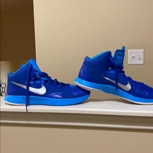 Basketball shoes